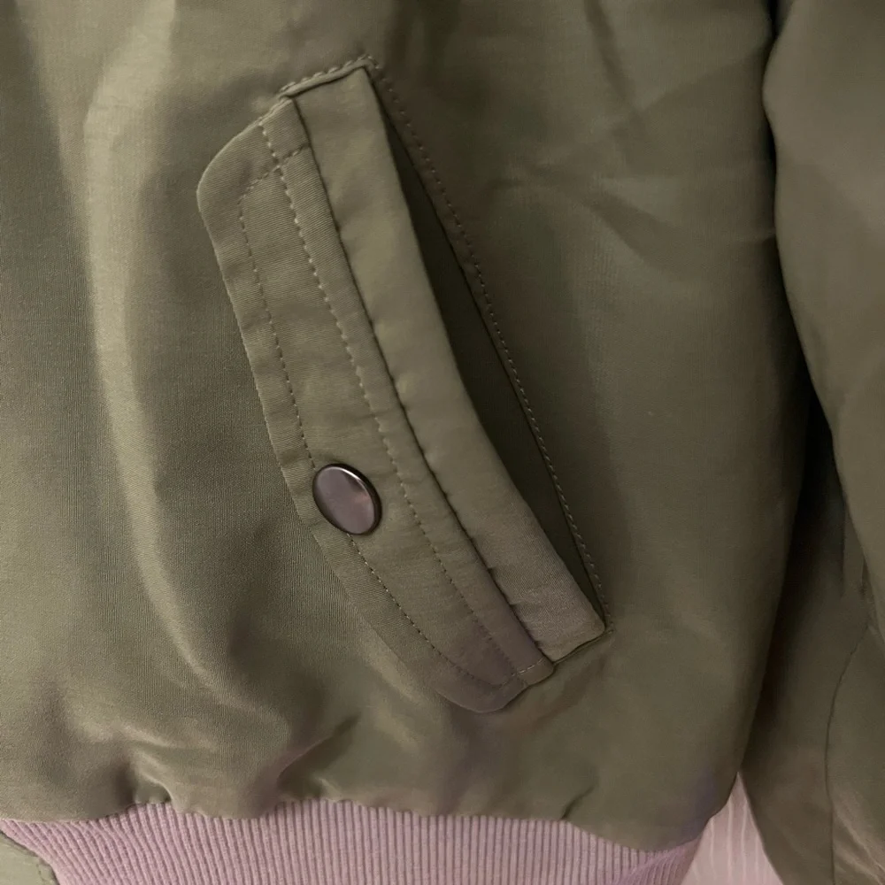 Her Universe Olive Green Boba Fett Star Wars Lightweight Bomber Jacket | Size XL - Picture 2 of 7